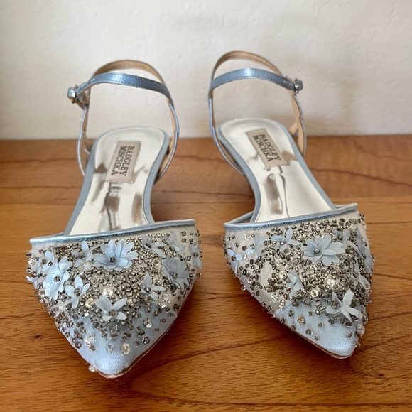 Stunning Badgley Mischka Blue Kitten Heels - Picture 3 of 5